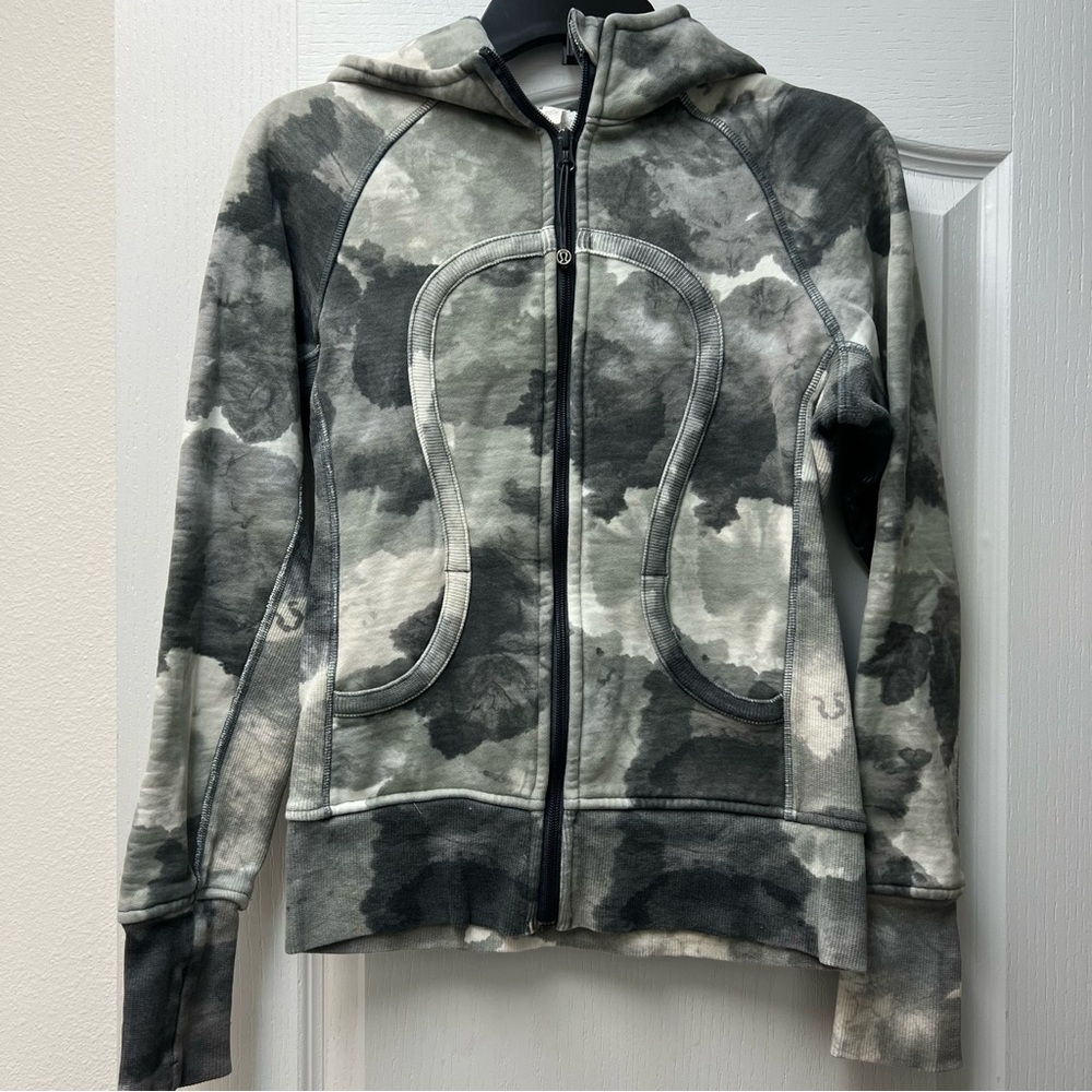 Lululemon Bkack and White Long Sleeve Scuba Hoodie Sz 4